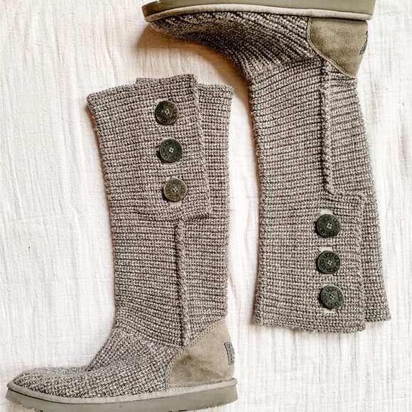 UGG Shoes - NWOT UGG Classic Cardy Boots 8